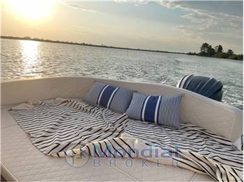 MARINELLO 26' CABIN