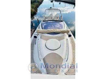 NUOVA JOLLY PRINCE 27' Cabin