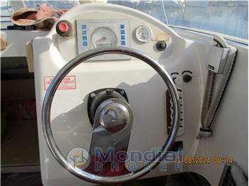 Quicksilver Arvor 215