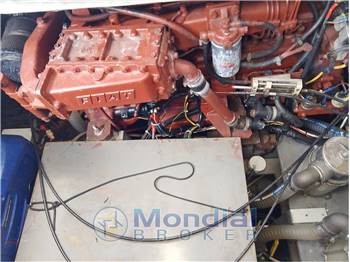 Chris Craft Commander 31 fly