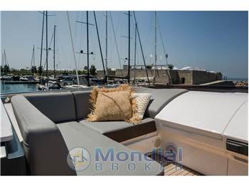 Princess Yachts S65
