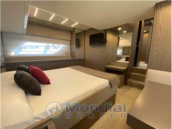 Ferretti Yachts FERRETTI 550