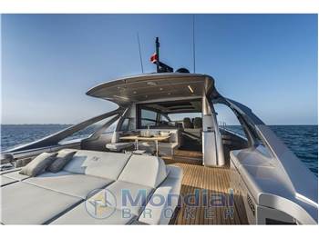 Pershing 7X