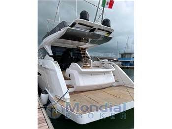 Ferretti Yachts 580
