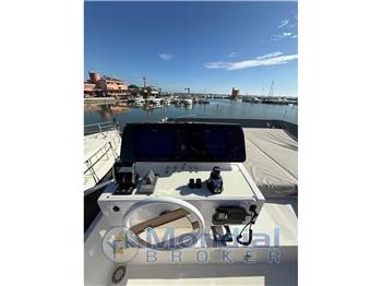 Ferretti Yachts 580