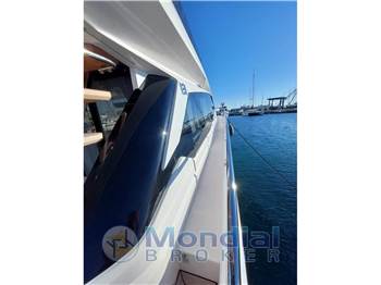 Ferretti Yachts 500