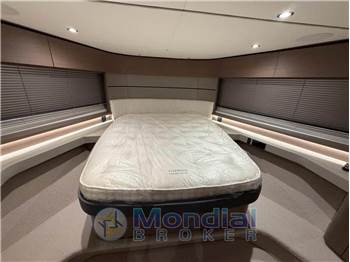 Princess Yachts S62