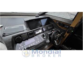 Princess Yachts V72