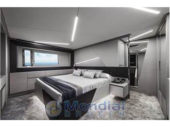 Pershing 7X