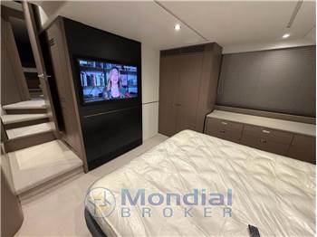 Princess Yachts S62