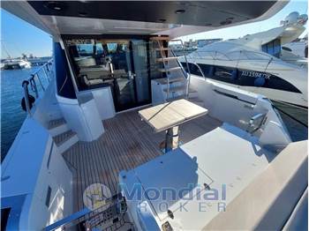 Ferretti Yachts 500