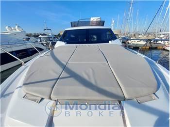 Ferretti Yachts 500