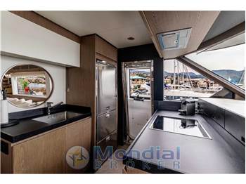 Azimut Yacht Magellano 66