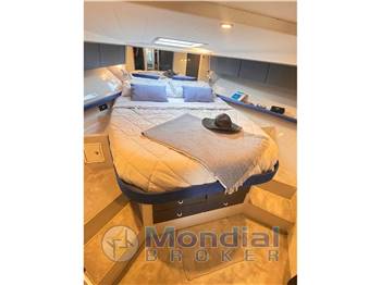 FERRETTI 39
