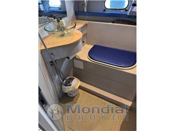 FERRETTI 39