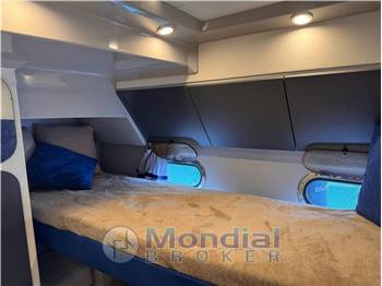 FERRETTI 39