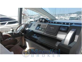 Azimut  68 hard-top
