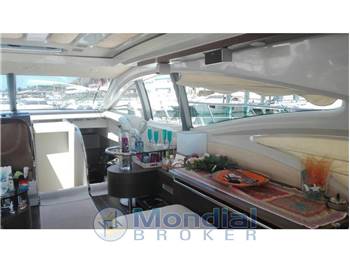 Azimut  68 hard-top