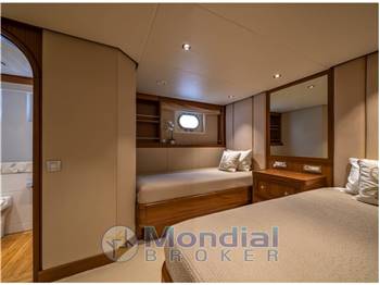 PORSIUS DUTCHYACHT BY DE VRIES HOLLAND MOTOR YACHT NAVETTA DISLOCANTE