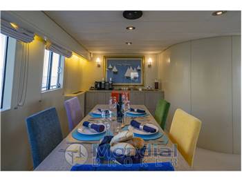 PORSIUS DUTCHYACHT BY DE VRIES HOLLAND MOTOR YACHT NAVETTA DISLOCANTE