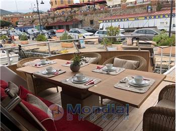 Cantieri di Pisa Akhir 25 S