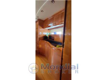 Pershing 43