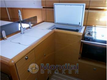 JEANNEAU SUN ODYSSEY 379