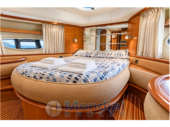 Barca a Motore Azimut 62 E