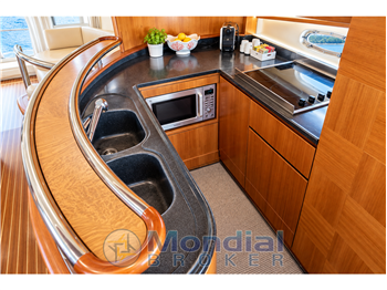 Barca a Motore Azimut 62 E