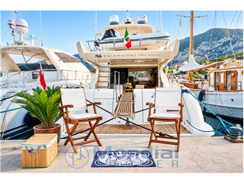 Barca a Motore Azimut 62 E