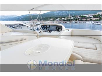 Barca a Motore Azimut 62 E