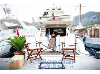 Barca a Motore Azimut 62 E