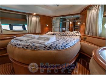 Barca a Motore Azimut 62 E