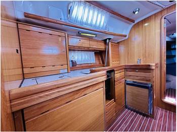 Bavaria 42 Cruiser J&J design