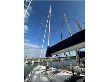 Bavaria 42 Cruiser J&J design