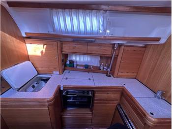 Bavaria 42 Cruiser J&J design