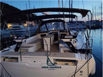 Dufour Yachts 44