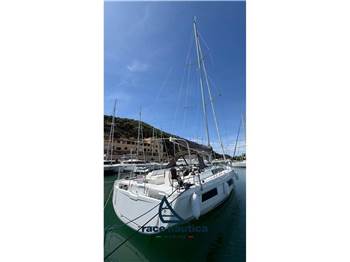 Dufour Yachts 44