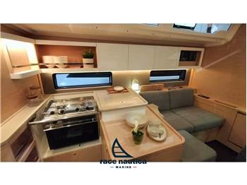 Dufour Yachts 44