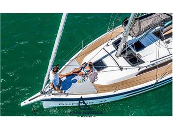 Dufour Yachts 37