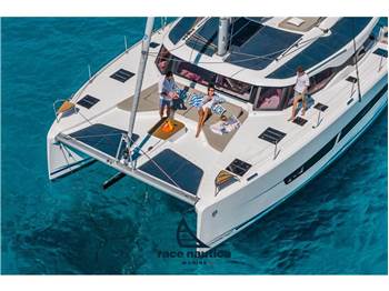 Fountaine Pajot 44