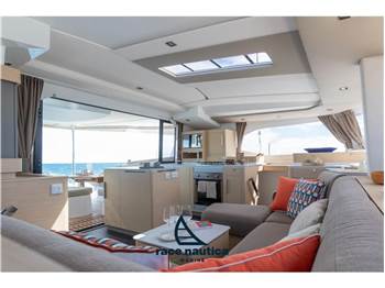 Fountaine Pajot 44