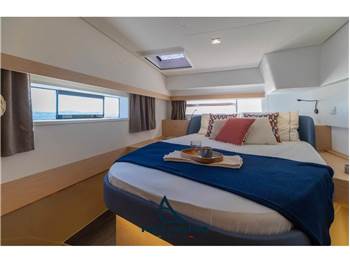 Fountaine Pajot 44