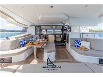 Fountaine Pajot 44
