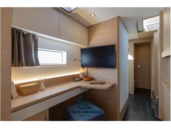 Fountaine Pajot 44