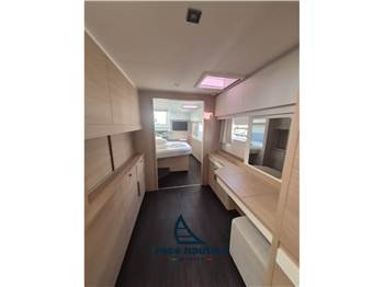 Fountaine Pajot 48