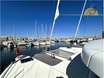 Lagoon 42