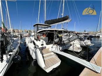 Lagoon 42