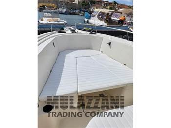 Pursuit 2670 Cuddy Center Console