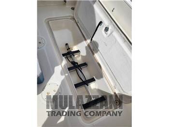 Pursuit 2670 Cuddy Center Console